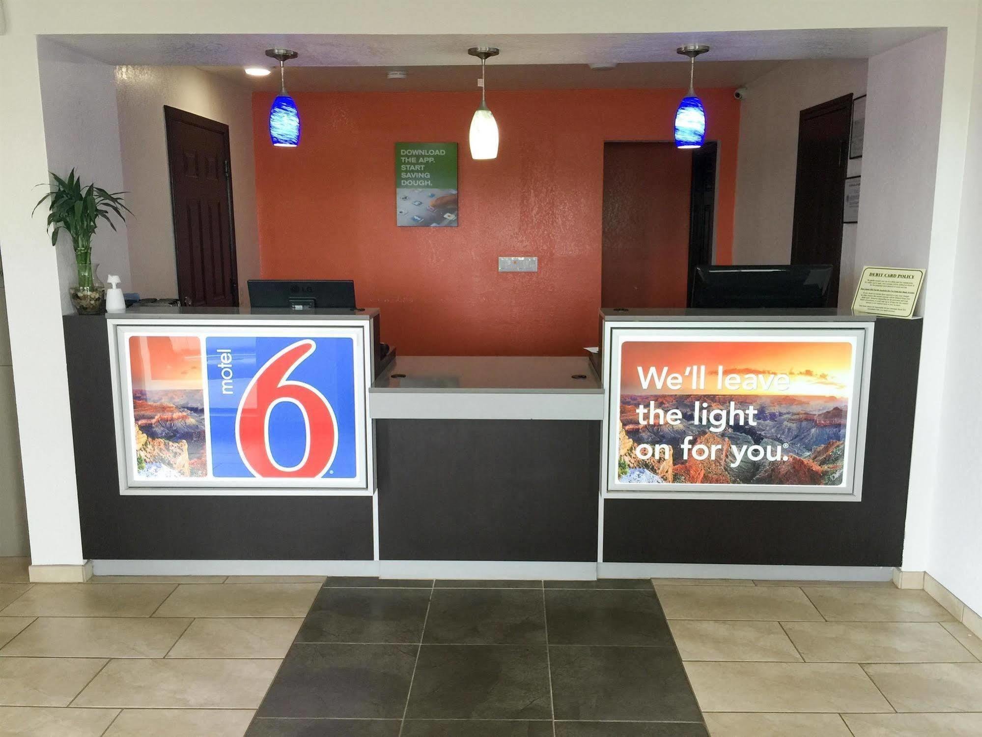 俄克拉荷马城西北高速公路戴斯酒店 Warr Acres 外观 照片